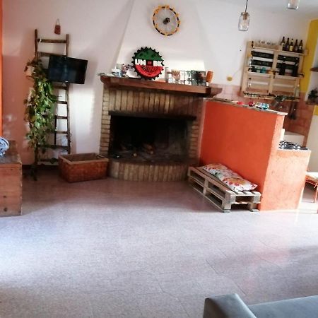 Umbria In Bike B&B Foligno Bagian luar foto