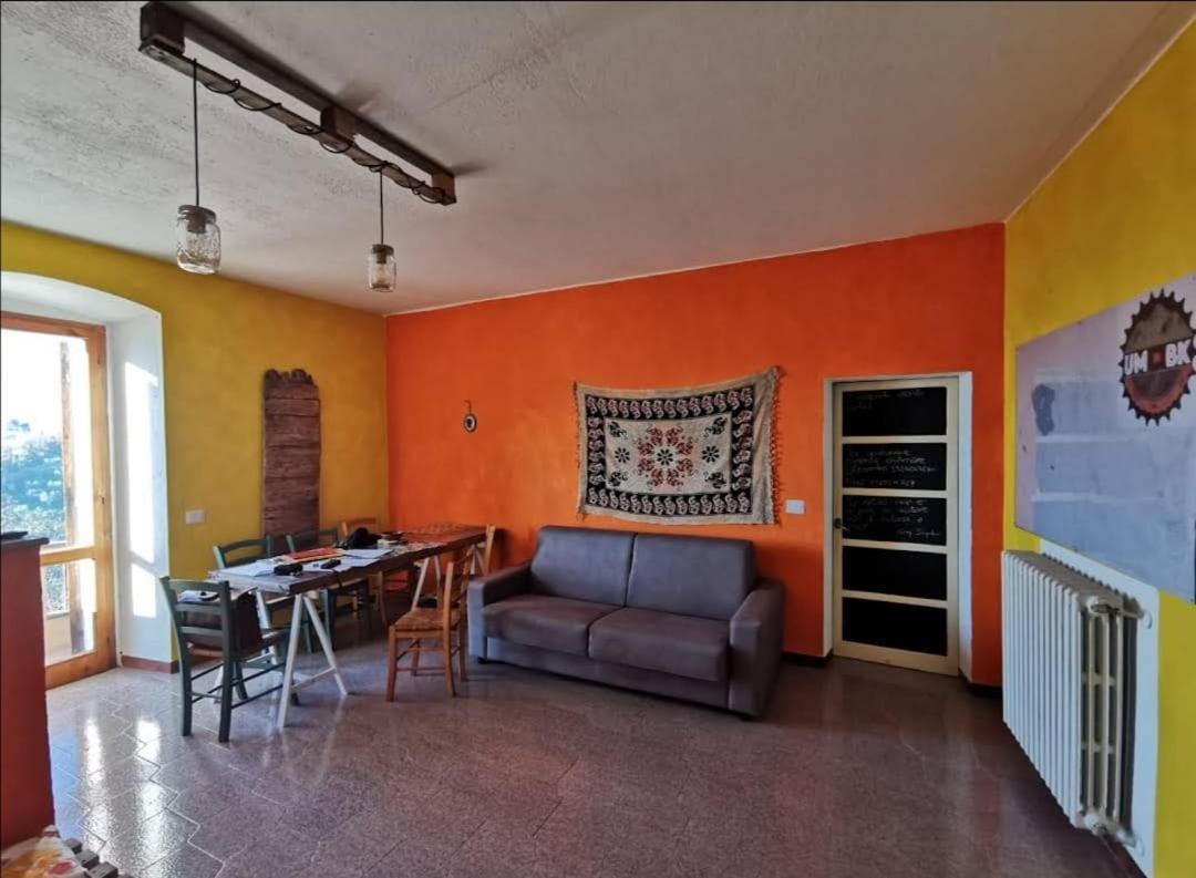 Umbria In Bike B&B Foligno Bagian luar foto